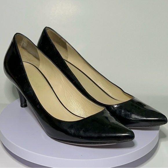 Prada Women's Black Patent Leather Heels - Picture 3 of 13